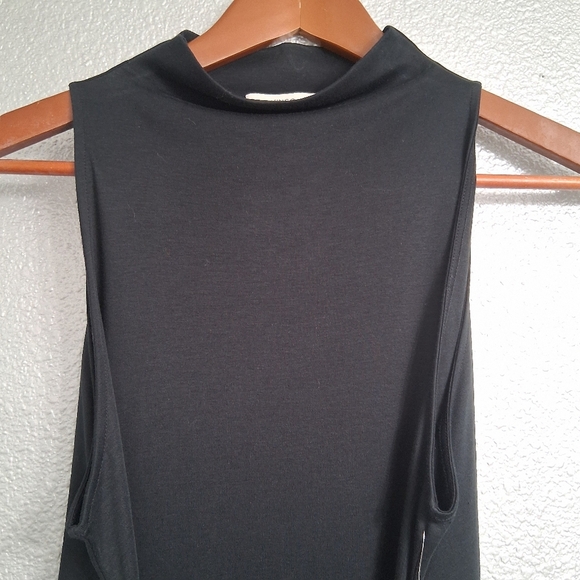 NWT Vince.  Mock Neck Sleeveless Front Tie Dress     Size M - Picture 5 of 10